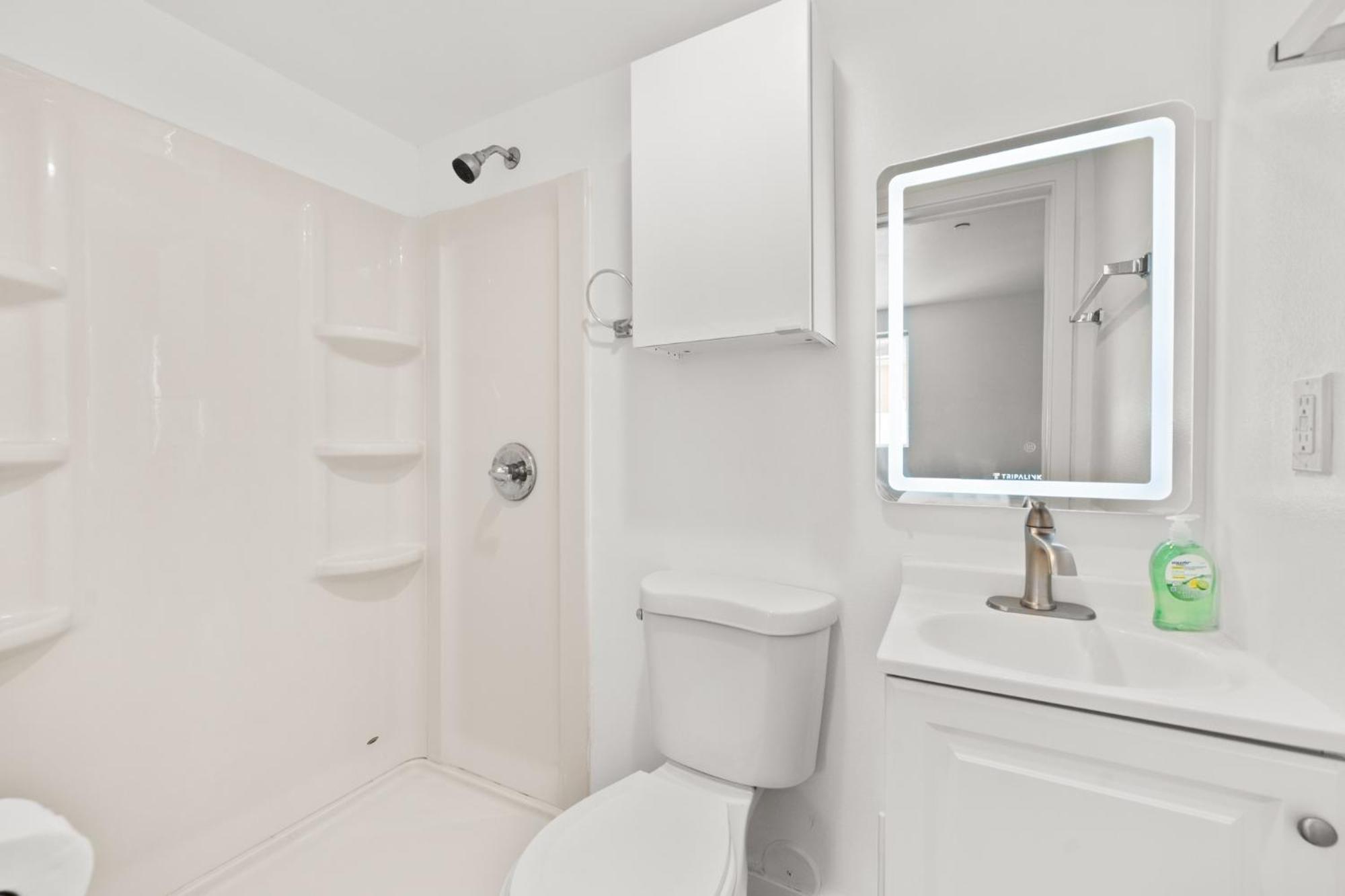 Modern Getaway In The Heart Of La Near Usc, Private Room With Share Living Room And Kitchen ロサンゼルス エクステリア 写真