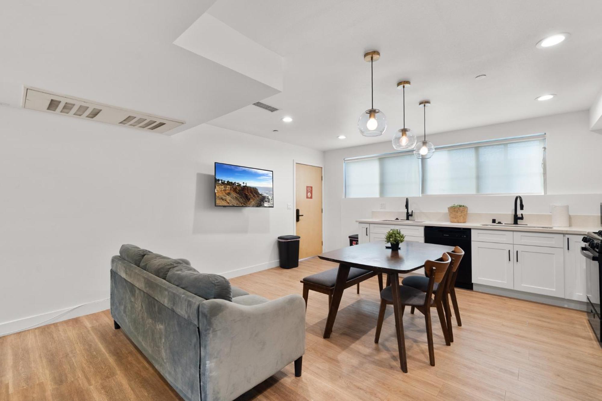 Modern Getaway In The Heart Of La Near Usc, Private Room With Share Living Room And Kitchen ロサンゼルス エクステリア 写真