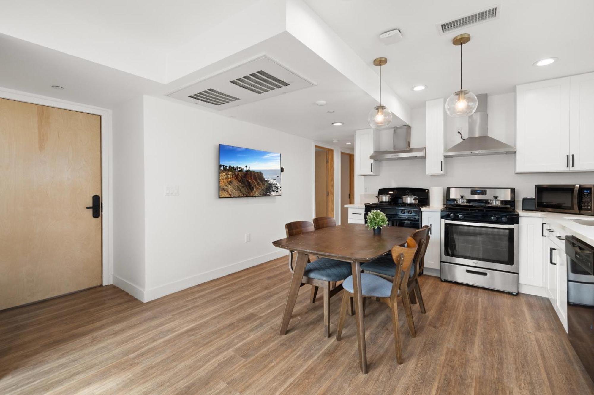 Modern Getaway In The Heart Of La Near Usc, Private Room With Share Living Room And Kitchen ロサンゼルス エクステリア 写真