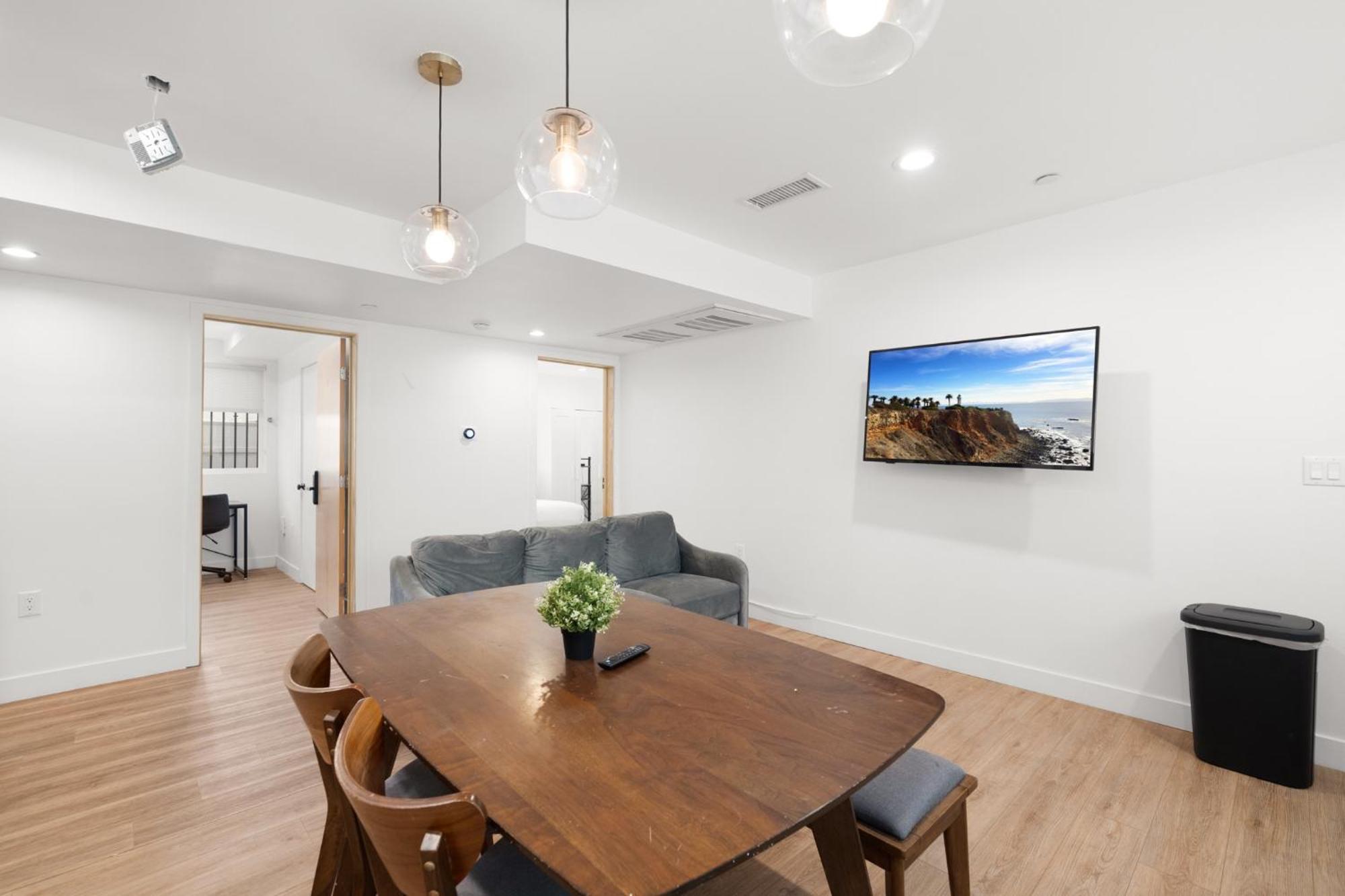 Modern Getaway In The Heart Of La Near Usc, Private Room With Share Living Room And Kitchen ロサンゼルス エクステリア 写真